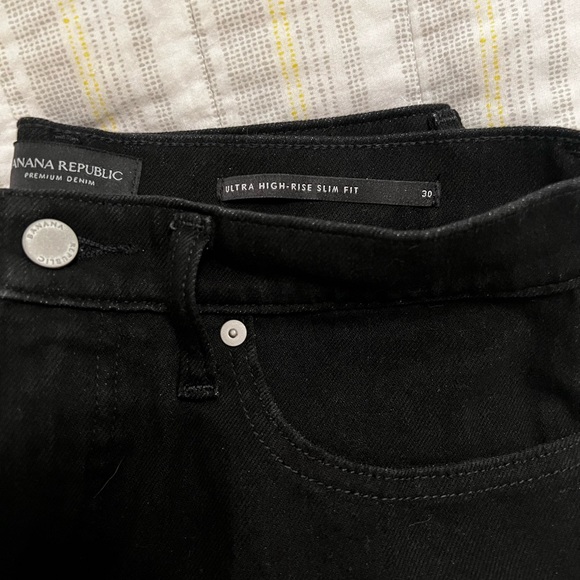 Banana Republic Ultra High Rise slim Fit Black - size 30 - Picture 3 of 4